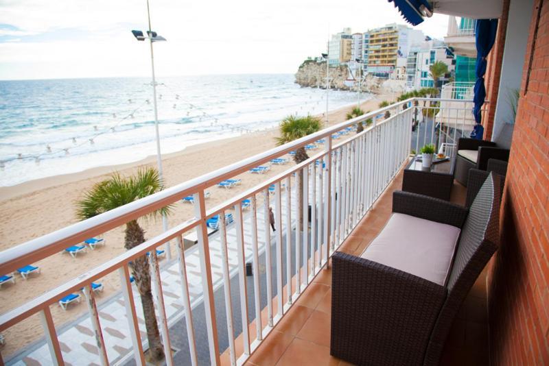 Seafront Unbeatable Location A Appartement *
