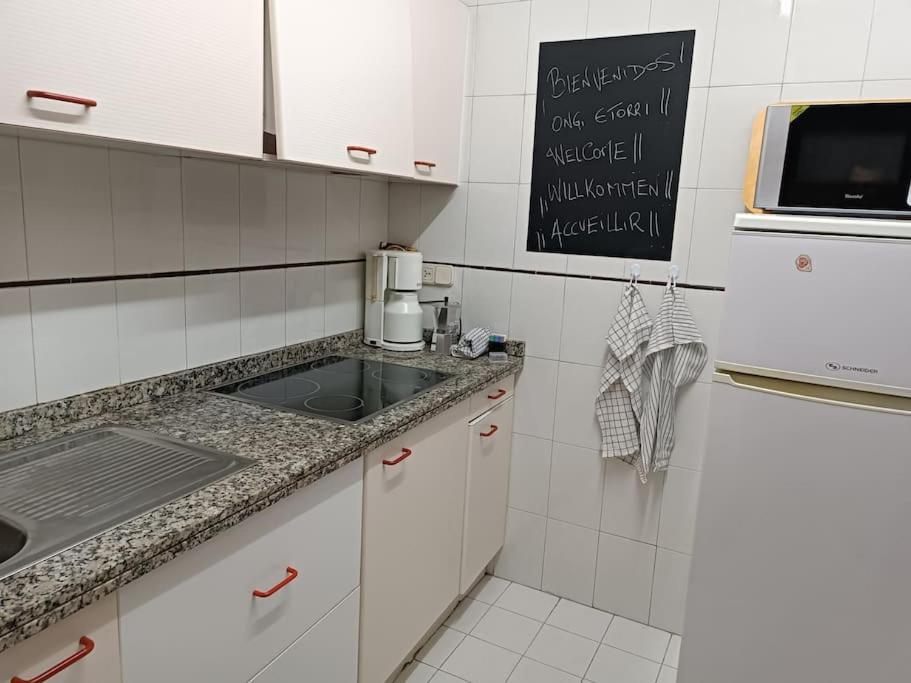 Apto Con Piscina Y Vistas Al Mar Apartamento