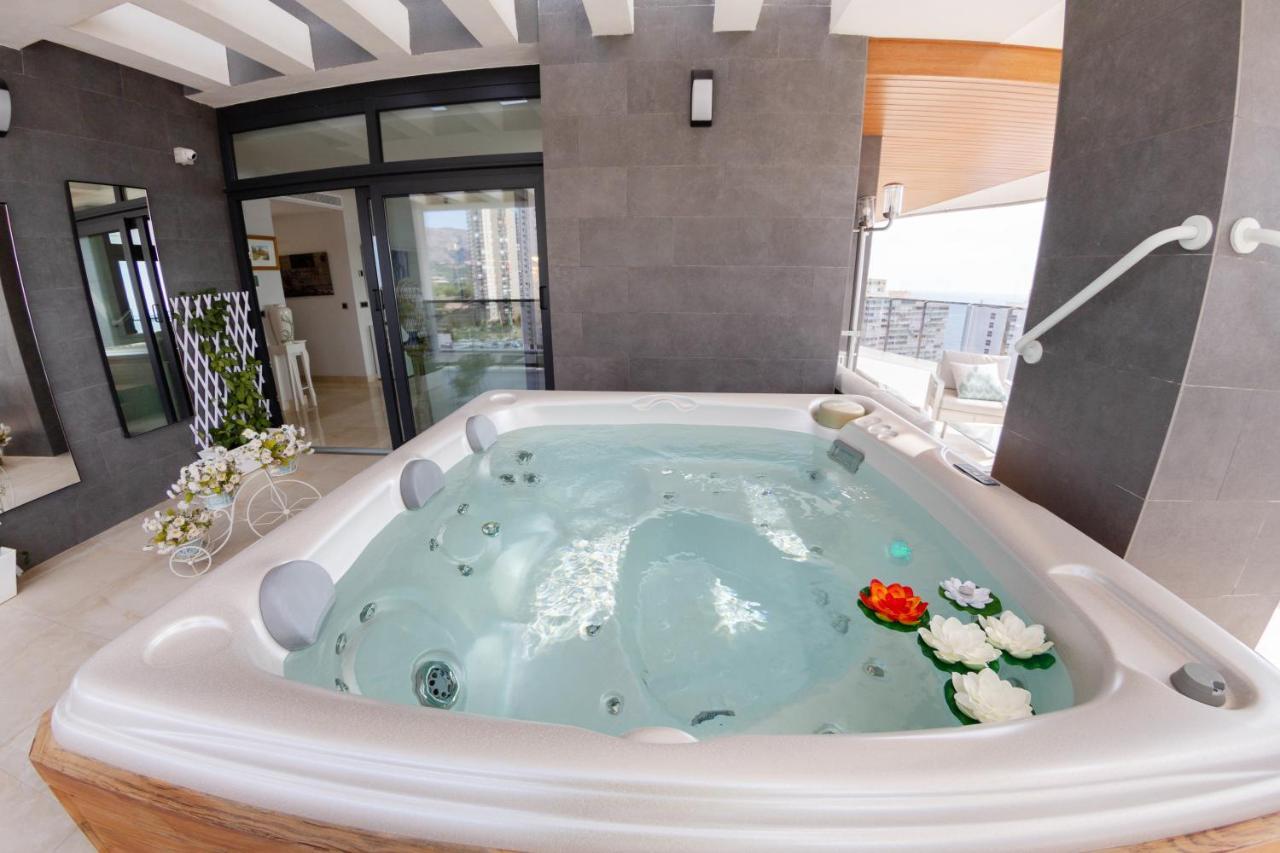 Sunset Waves Julieta Vistas Al Mar Premium 200 Mt2 Con Jacuzzi En Terraza Benidorm