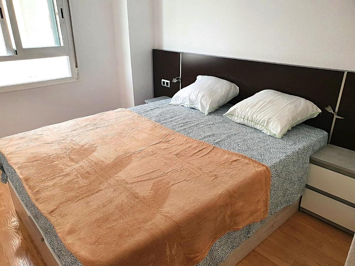 Apartment Newly Renovated Two Bedrooms In Marina *