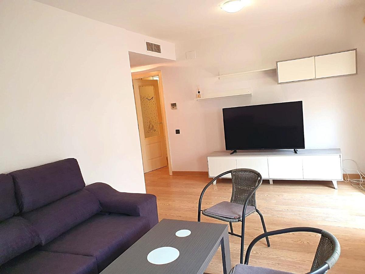 Apartment Newly Renovated Two Bedrooms In Marina