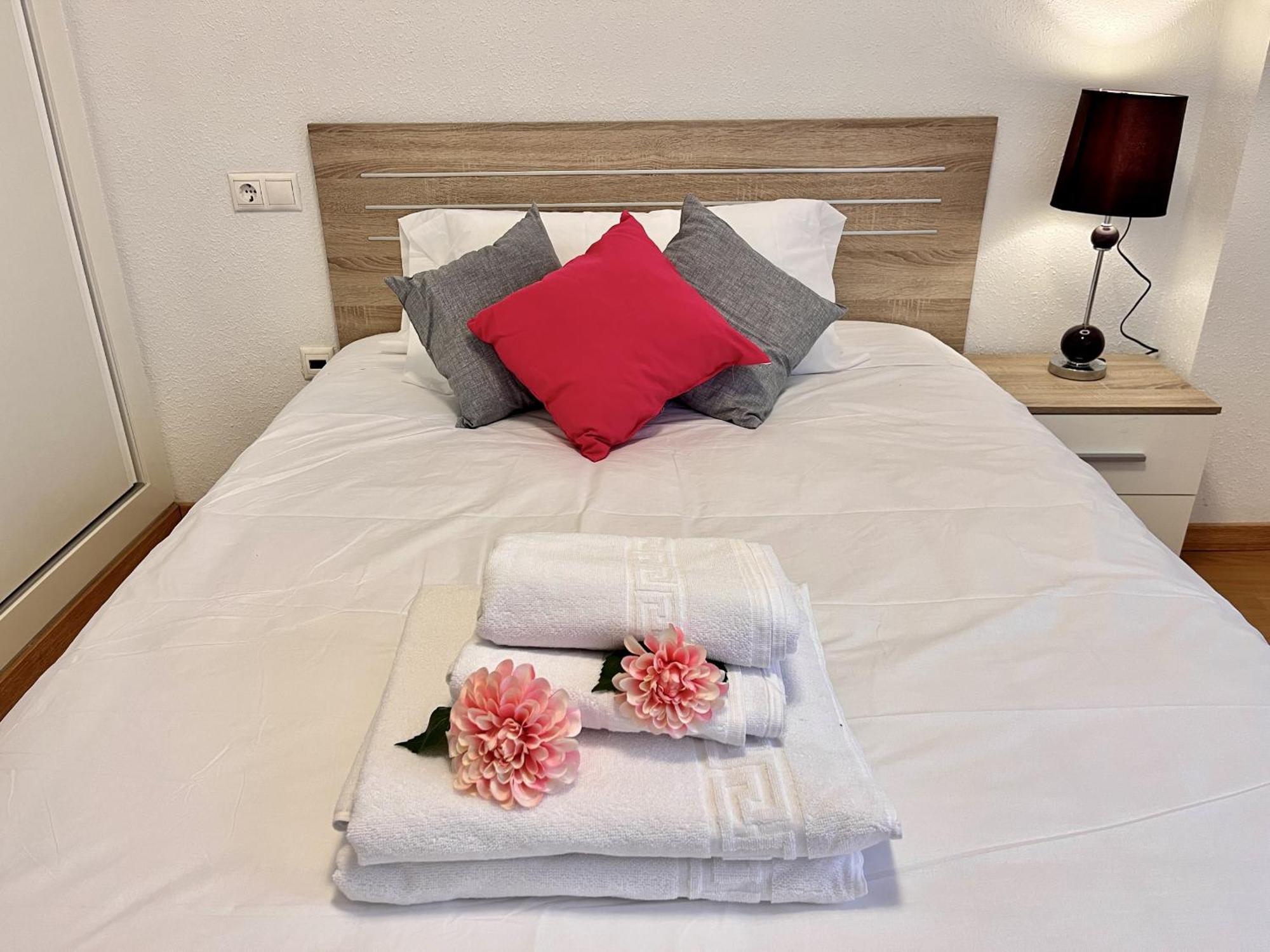 Rouna Iv By Gloove Benidorm