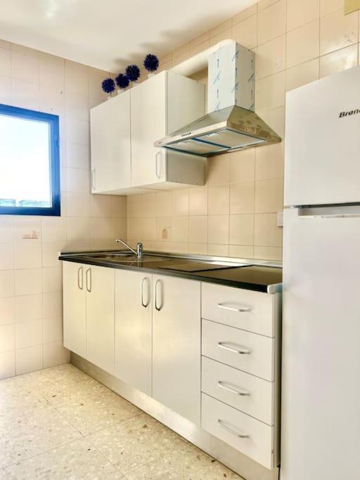 Acogedor Piso 2° Linea De Playa! Appartement