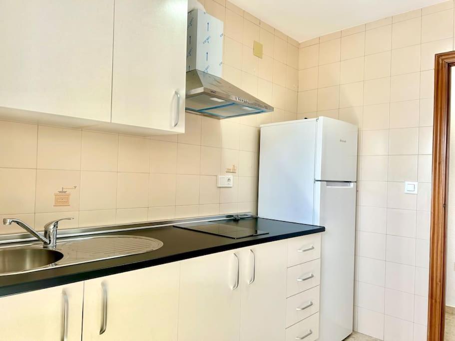 Acogedor Piso 2° Linea De Playa! Appartement *