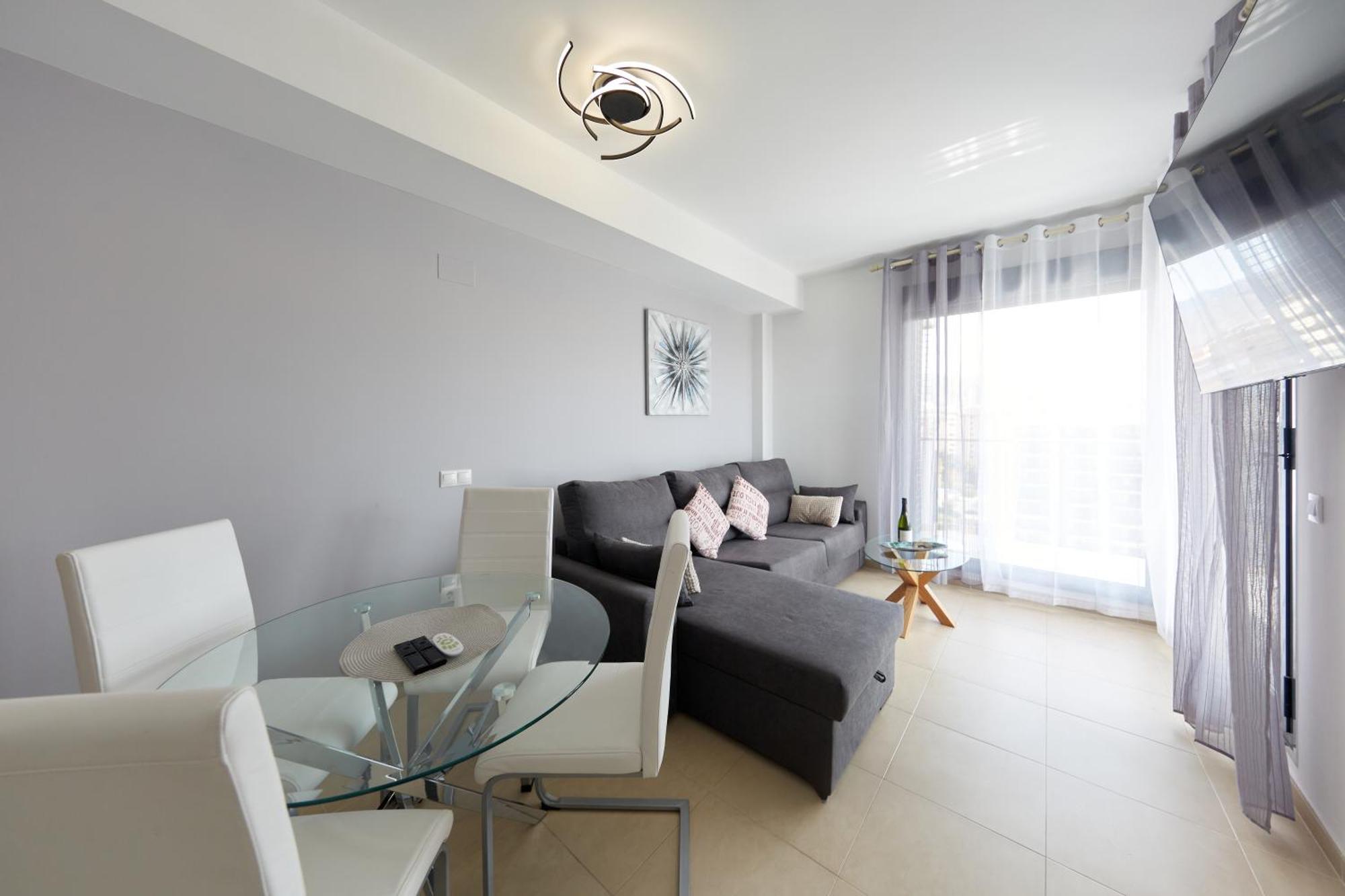 Luxury, Newly Renovated 1-bedroom By The Beach Benidorm