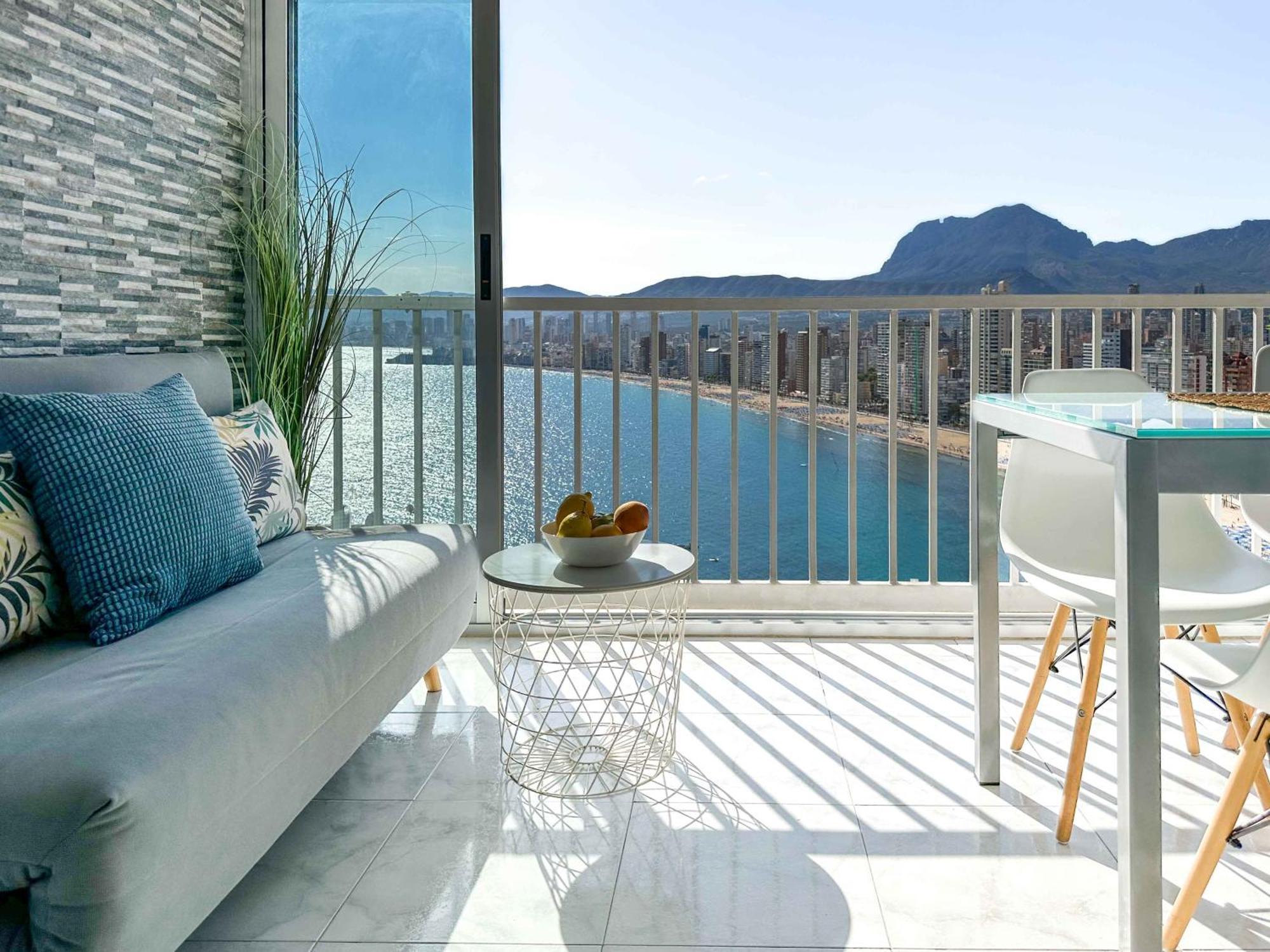 Balcon Al Mediterraneo Y Skyline De Apartment