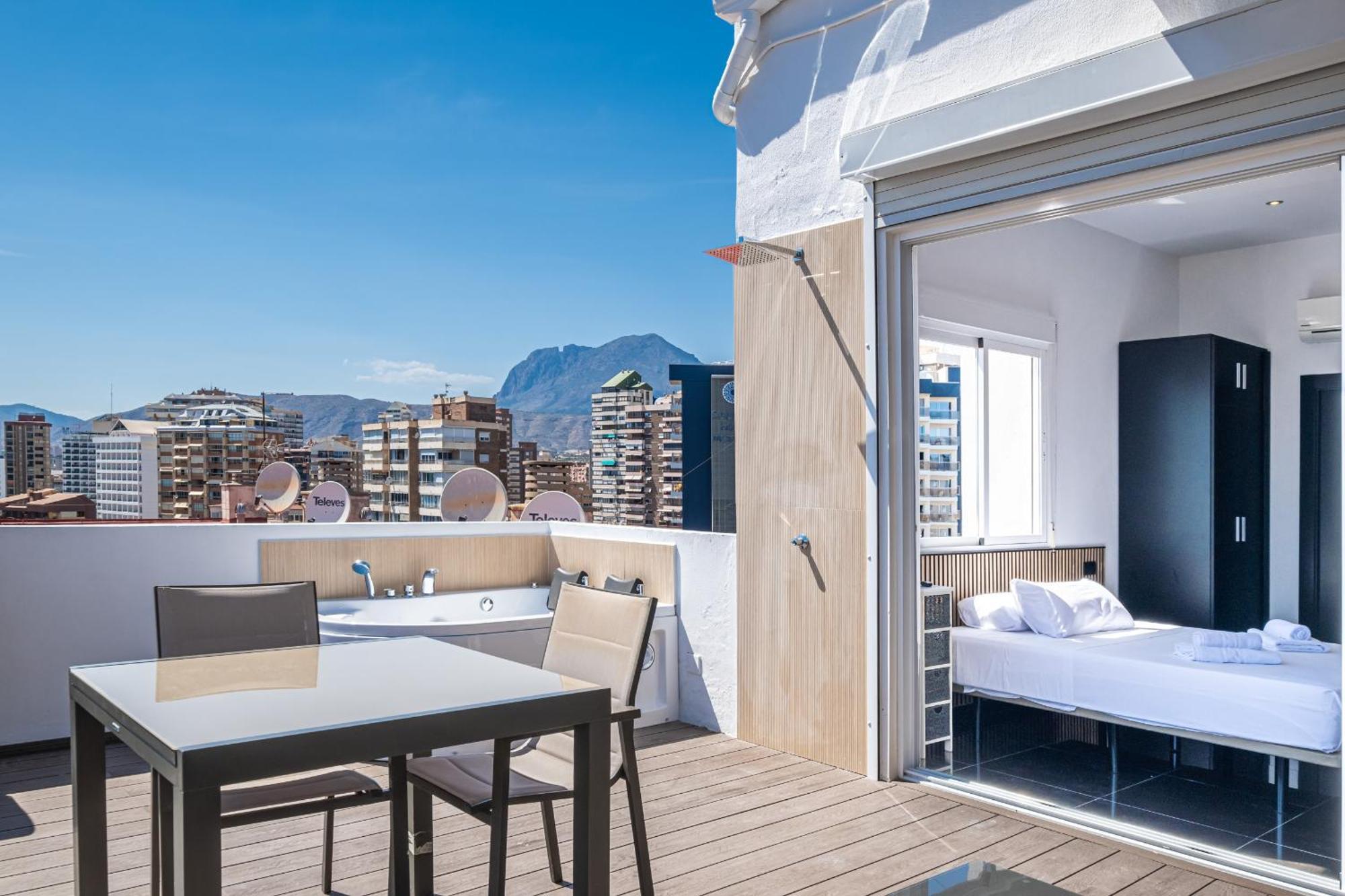 Penthouse Cervantes Sea View Levante