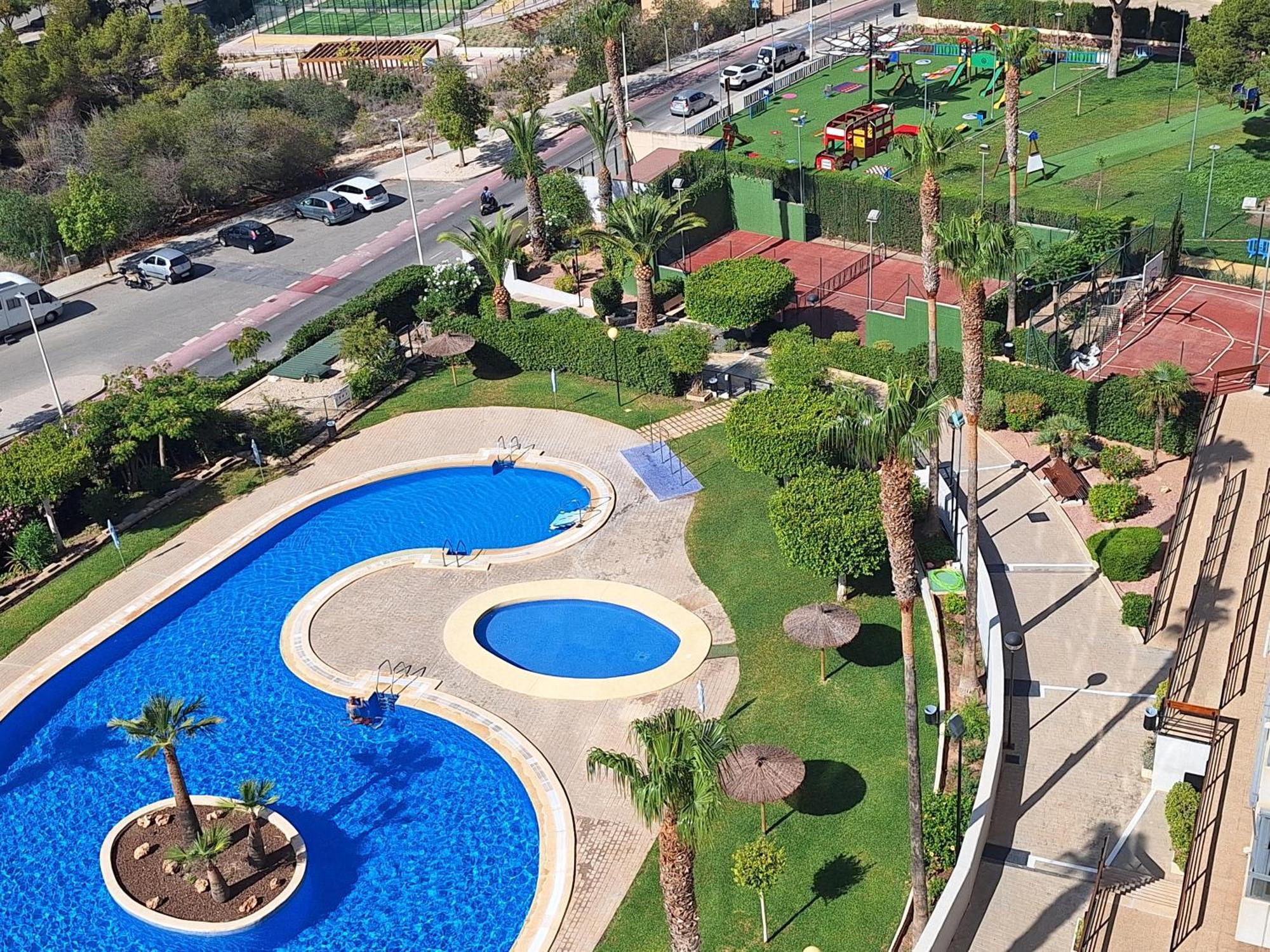 Las Marinas, Apartamento Muy Amplio Cerca De La Playa Apartment *