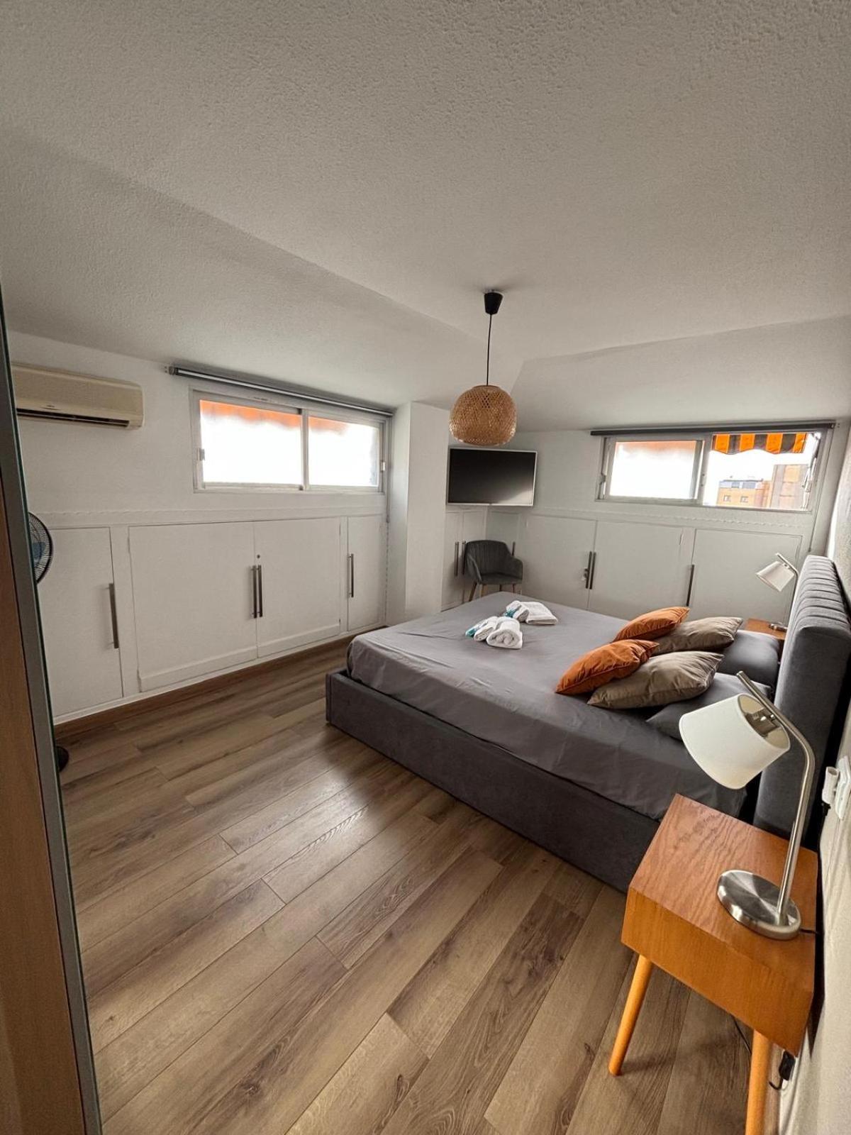 Apartment Avec Vue Sur La Et Les Montagnes 360 M De La *