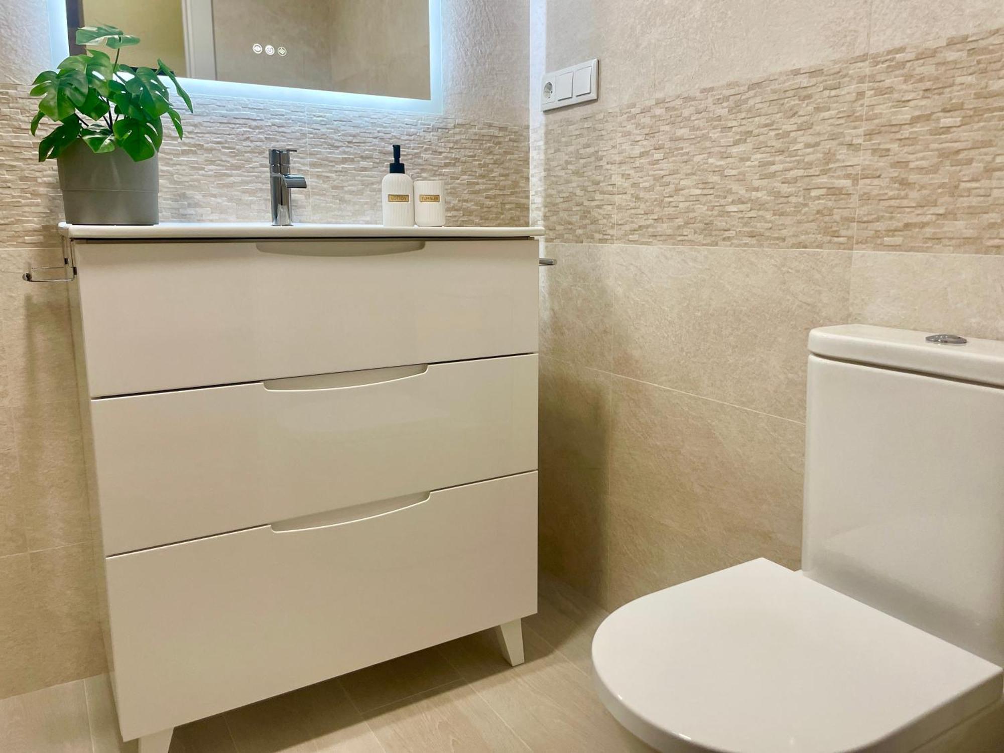 Amplio Con Piscina Y Pistas De Tenis En Apartment Benidorm