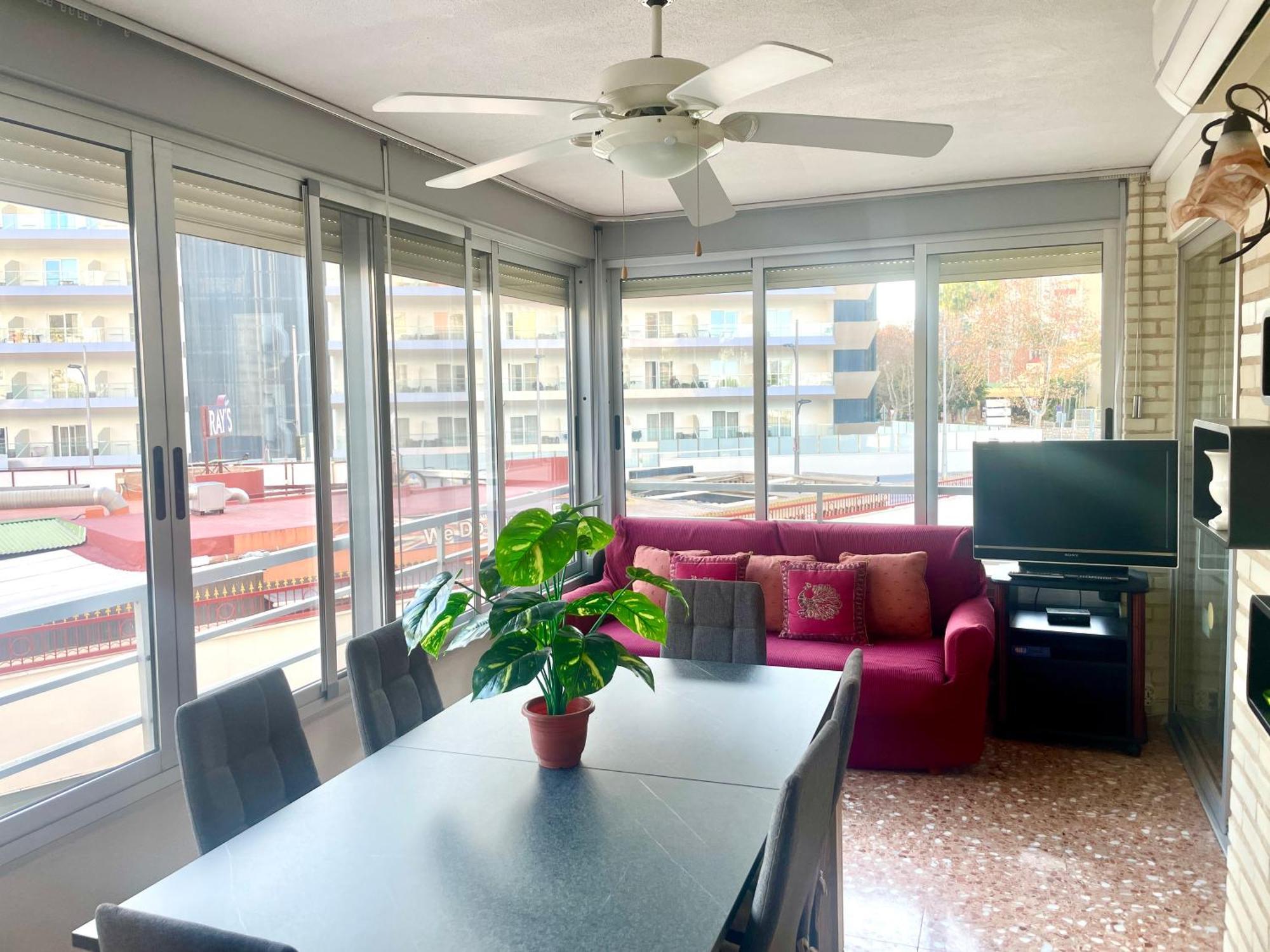 Apartment Amplio Con Piscina Y Pistas De Tenis En Benidorm