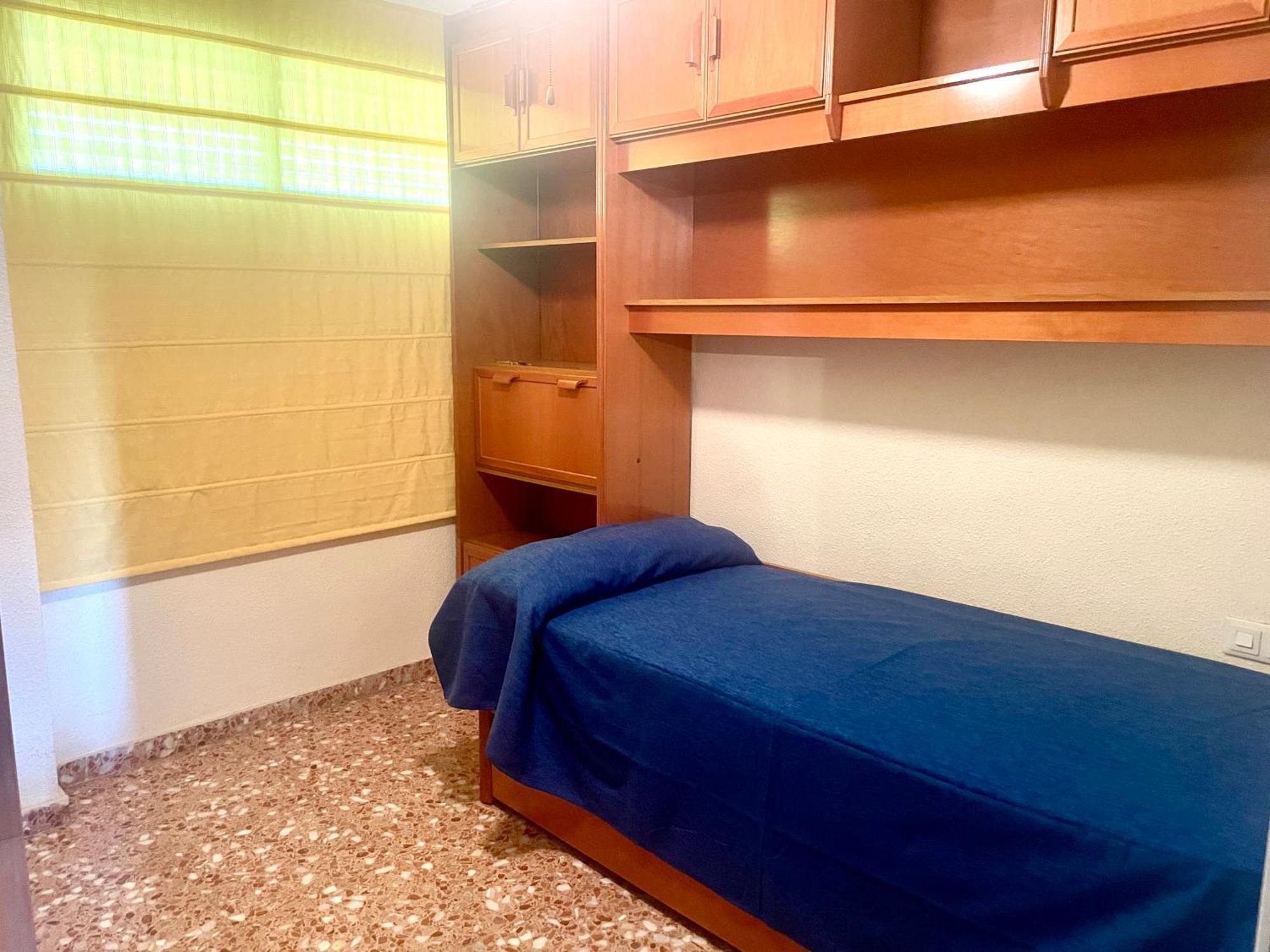 Amplio Con Piscina Y Pistas De Tenis En Apartment