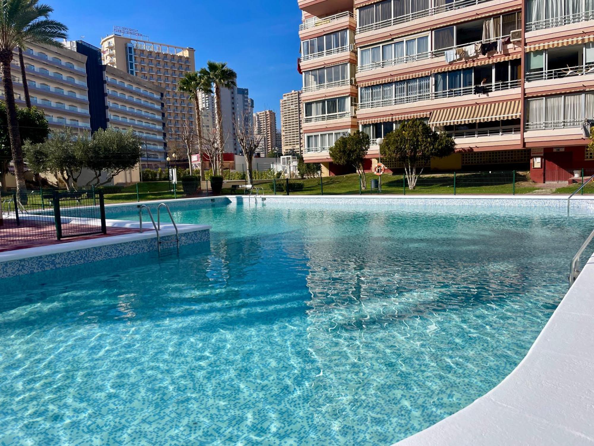 Apartment Amplio Con Piscina Y Pistas De Tenis En Benidorm