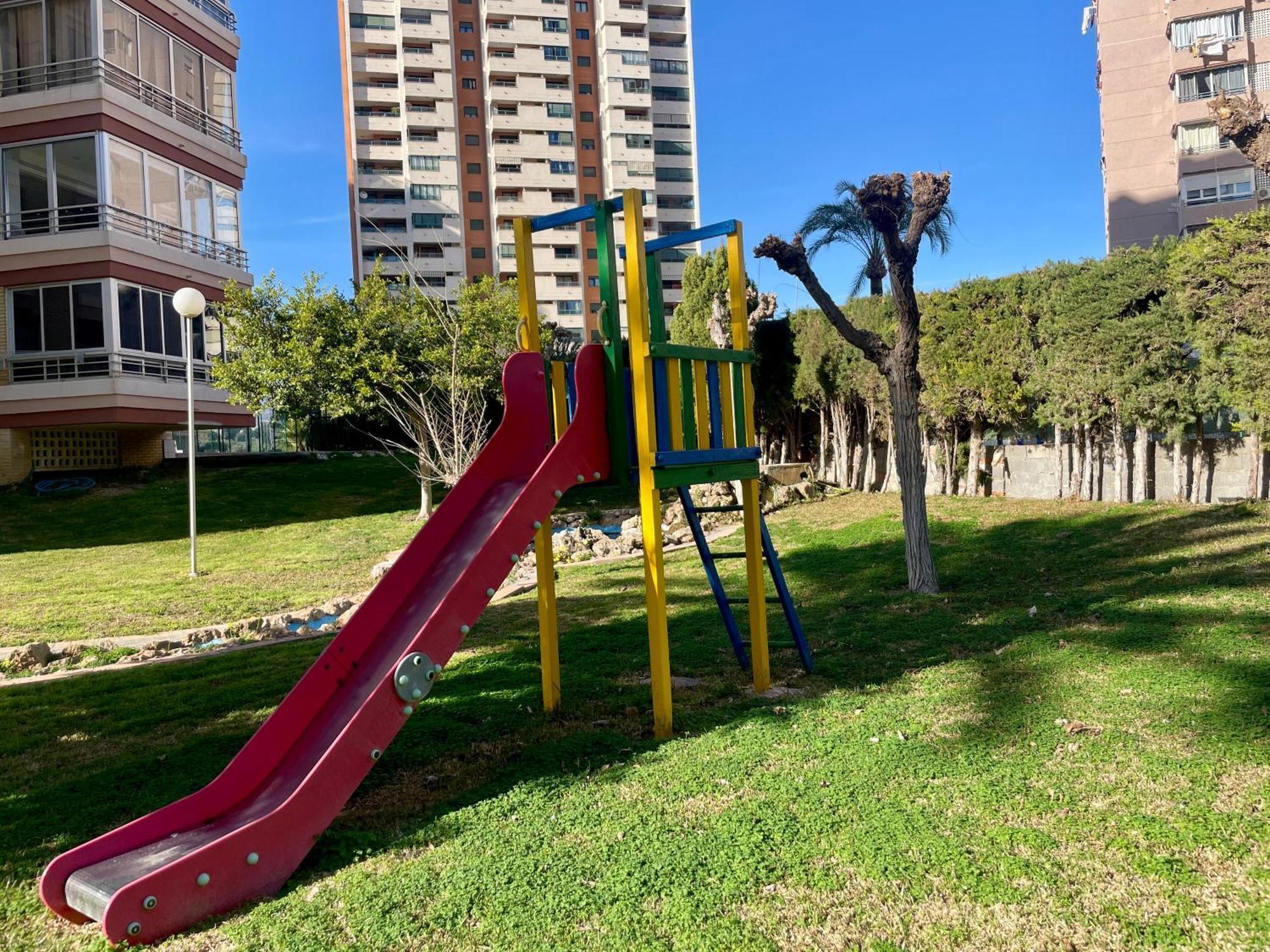 Amplio Con Piscina Y Pistas De Tenis En Apartment Benidorm