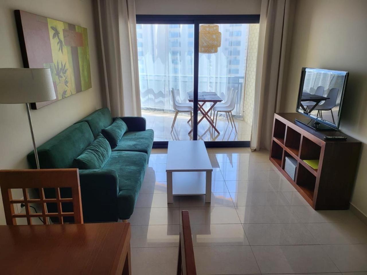 Dos Dormitorios, Con Vista Al Mar Y A Pocos Pasos De La Playa * Benidorm