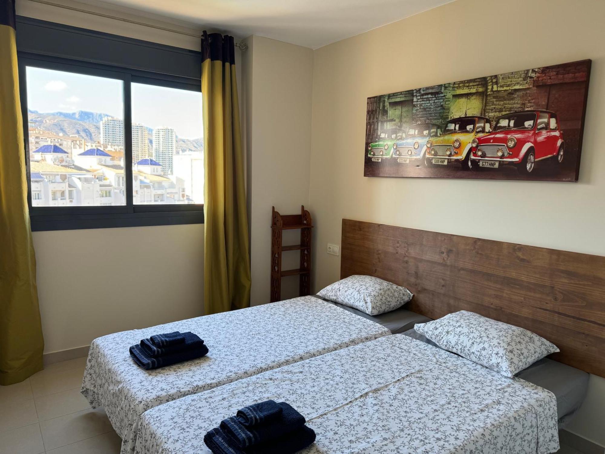Dos Dormitorios, Con Vista Al Mar Y A Pocos Pasos De La Playa * Benidorm
