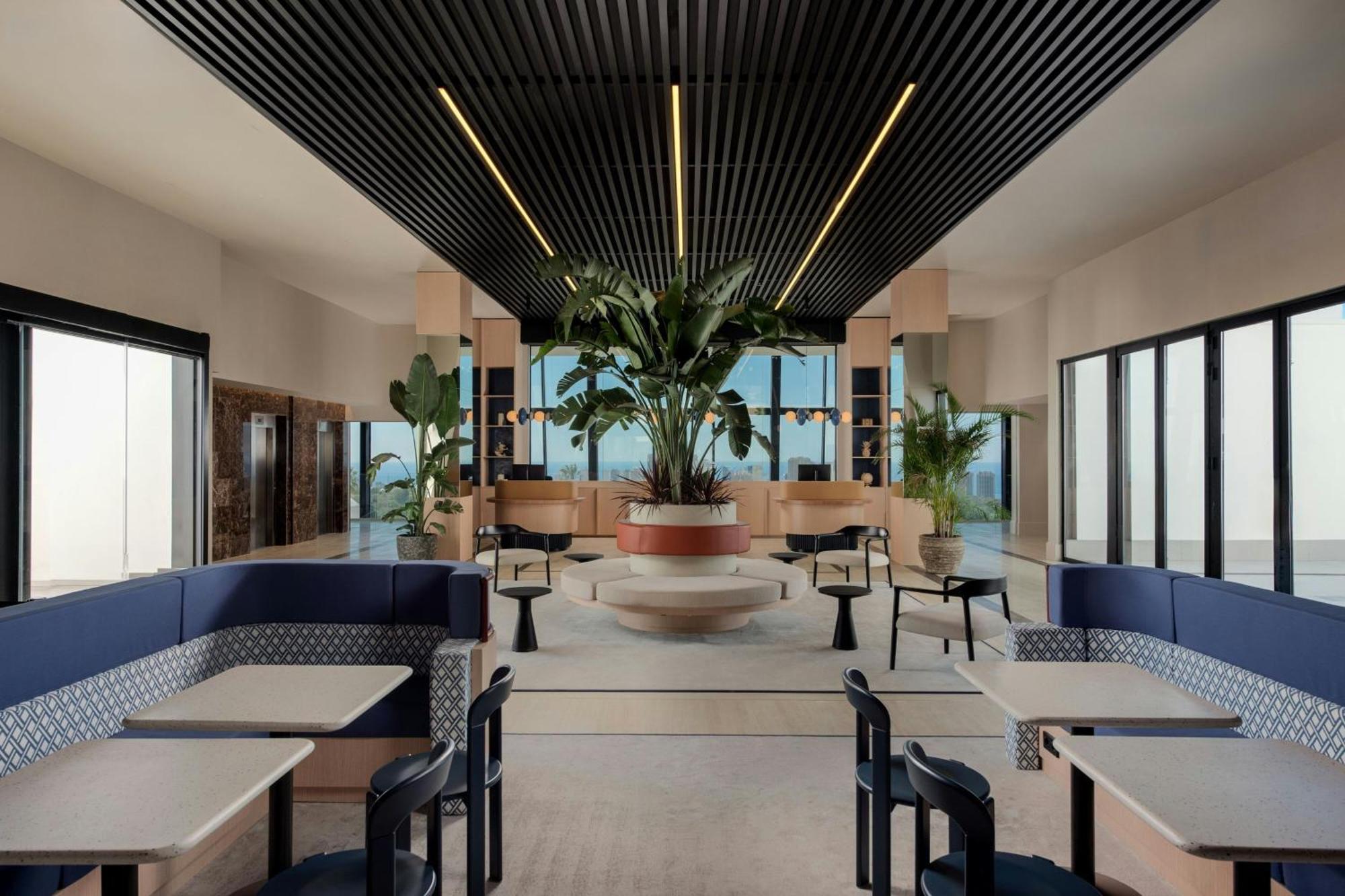 Grand Luxor Hotel