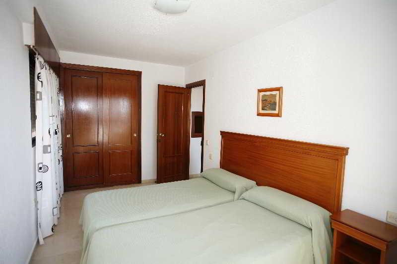 Gemelos Iv Hotel 2*