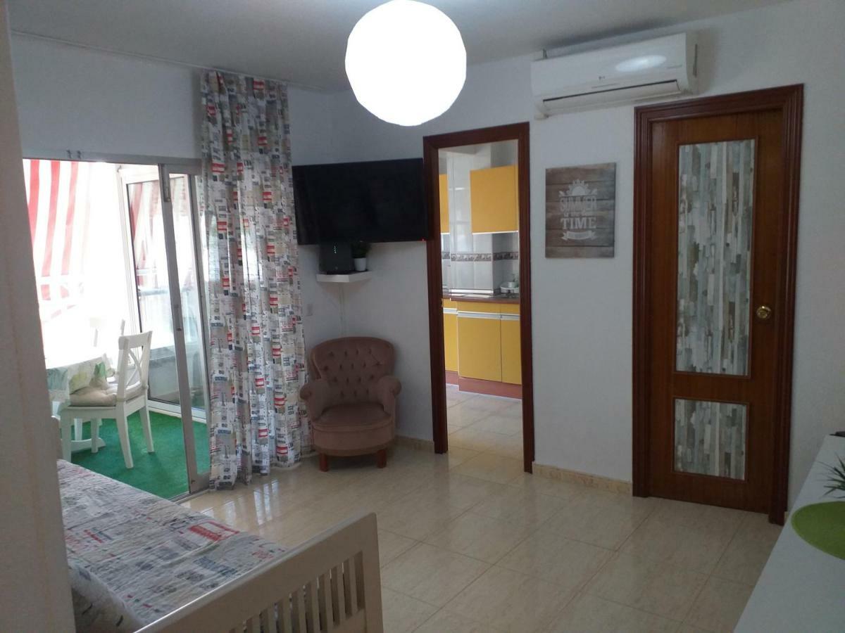Apartamento Mediterraneo Beach Apartment *